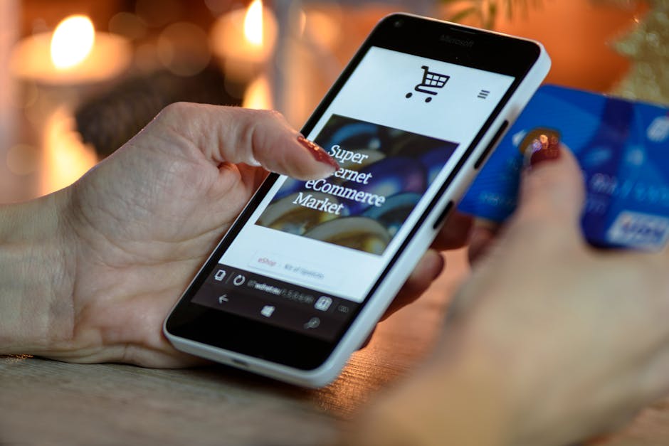 Online shoppen via smartphone op de bank